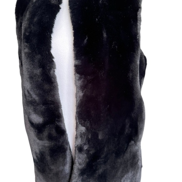 Vince Camuto Black Faux Fur Vest Jacket size OS - Picture 5 of 17